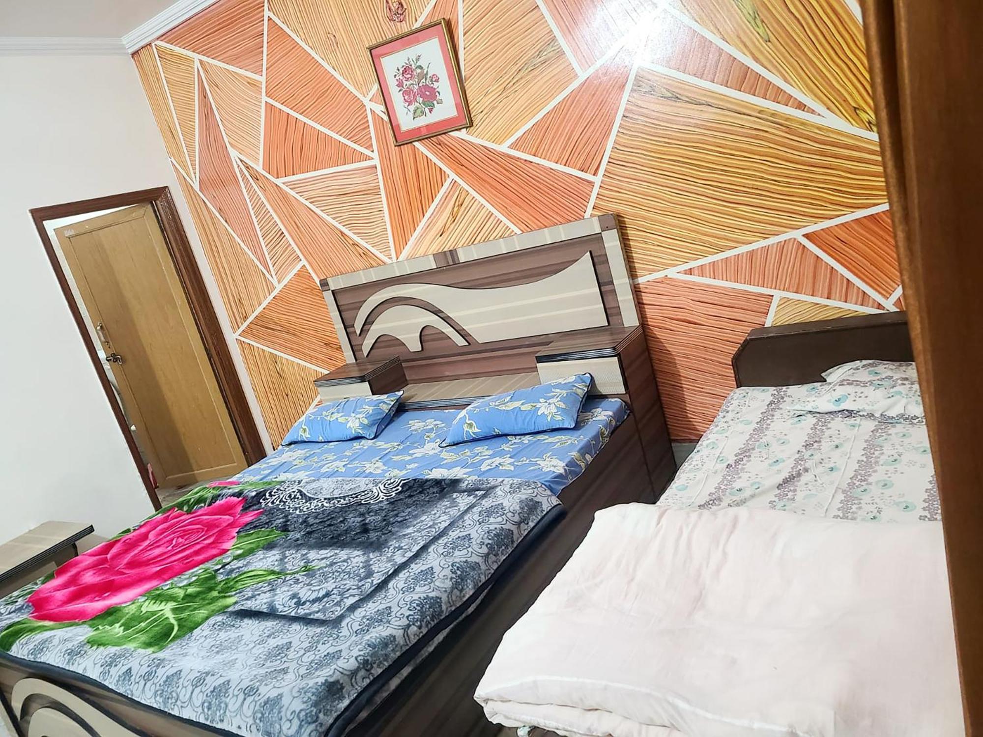 Hotel Krishnashrya Near Banke Bihari Temple *